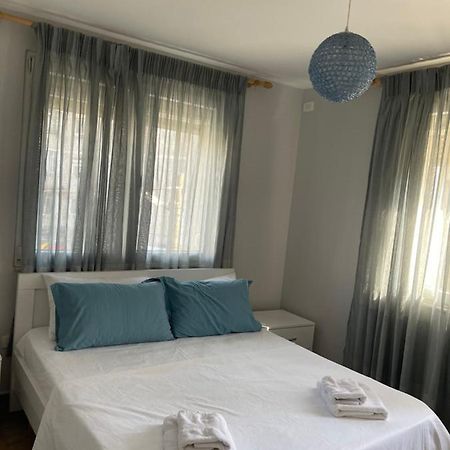 Anna'S Apartment Тирана Экстерьер фото