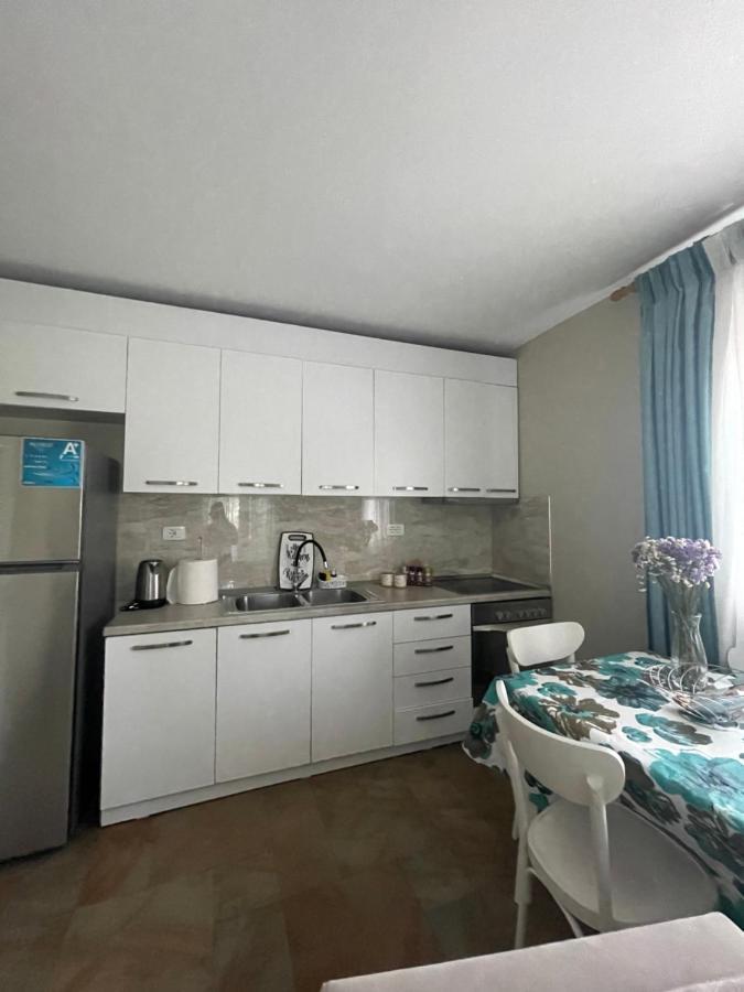 Anna'S Apartment Тирана Экстерьер фото