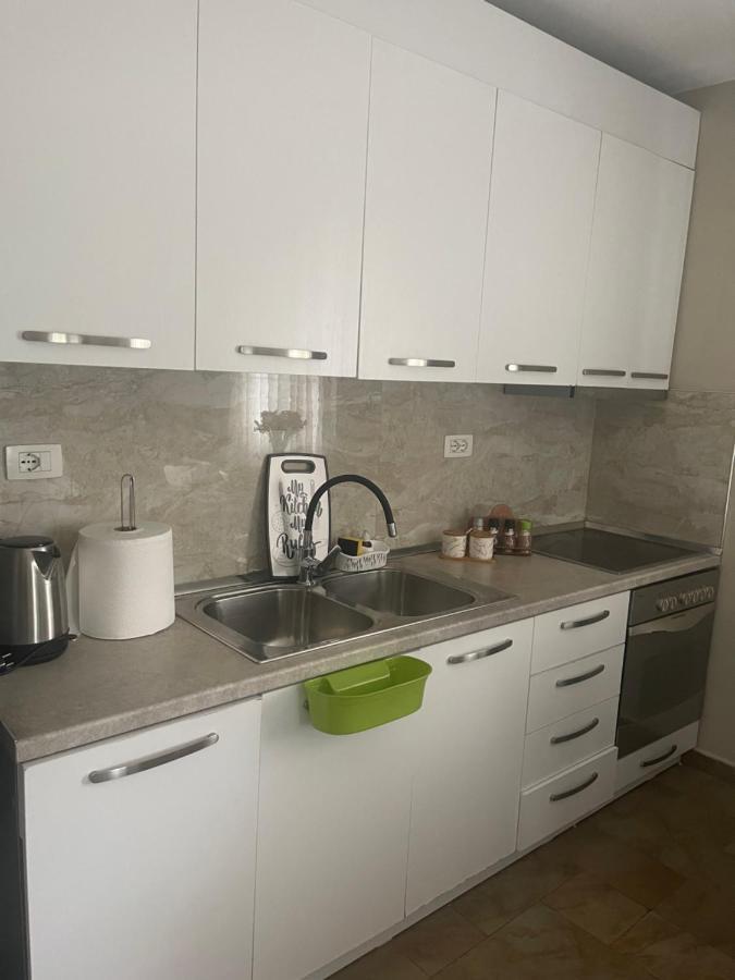 Anna'S Apartment Тирана Экстерьер фото