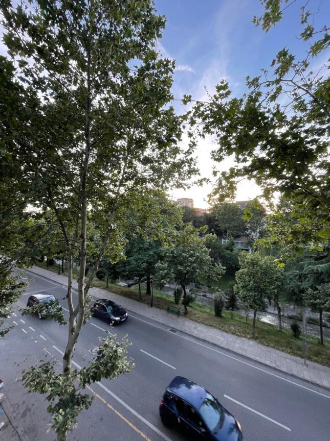 Anna'S Apartment Тирана Экстерьер фото